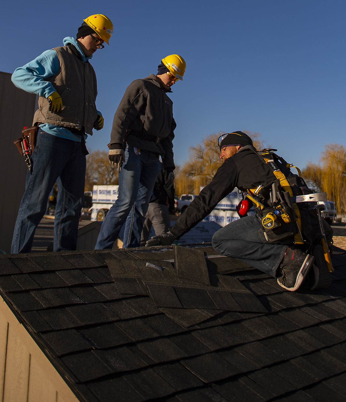 Students build for veterans
